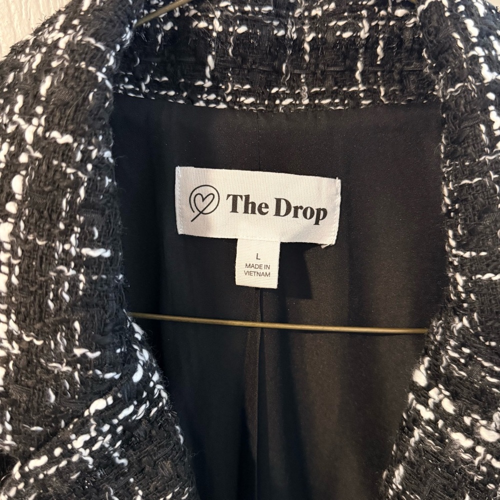 The Drop Women's Blake Long Blazer in Black Boucle - Picture 4 of 5